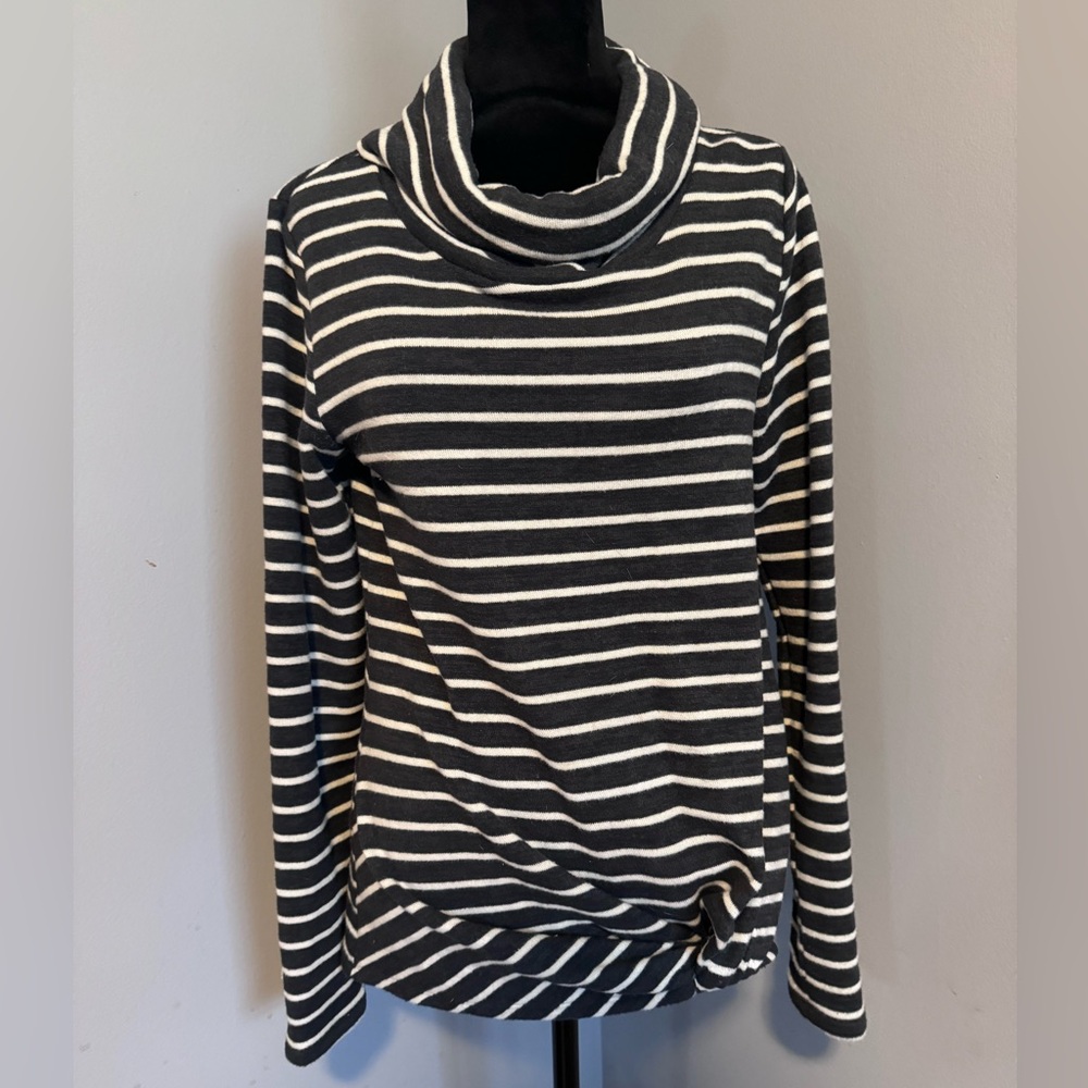 Maurice’s Cowl Neck Sweater Size Small